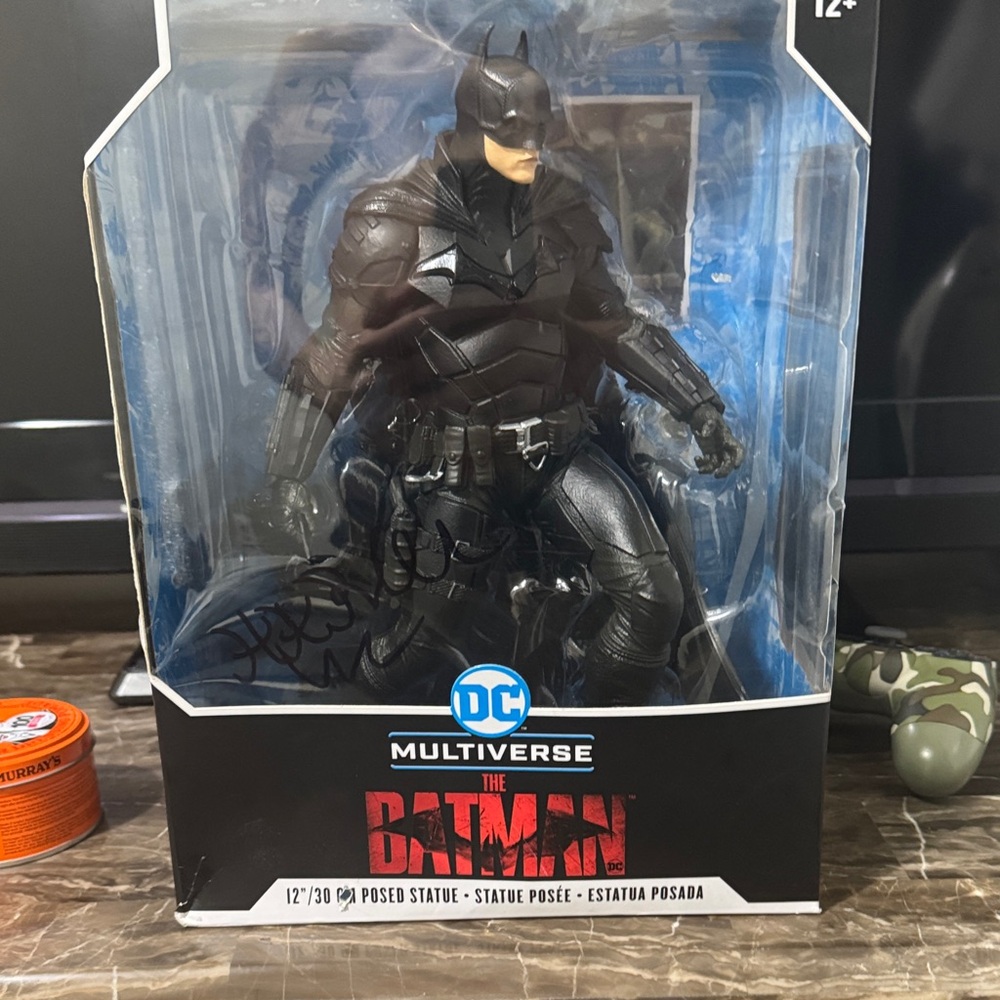 Batman Multiverse Black and Brown Figure